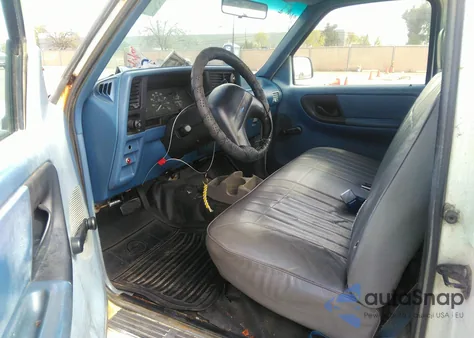 1993 Ford Ranger из США, поврежденный, VIN 1FTCR10X0PUC96808